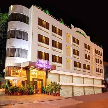Hotel Pinnacle Ahmedabad Ngoại thất bức ảnh