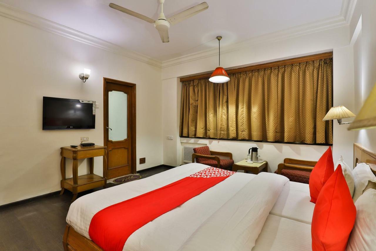 Hotel Pinnacle Ahmedabad Ngoại thất bức ảnh